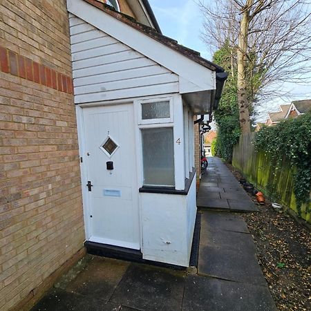 Harry Potter Hogwarts Apartment Watford  Bagian luar foto