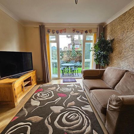 Harry Potter Hogwarts Apartment Watford  Bagian luar foto