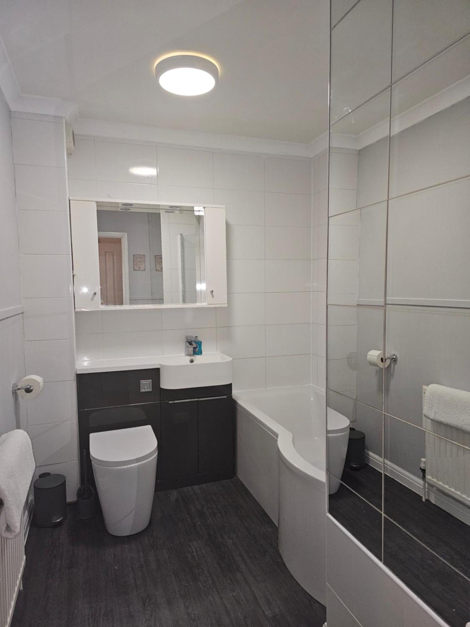 Harry Potter Hogwarts Apartment Watford  Bagian luar foto